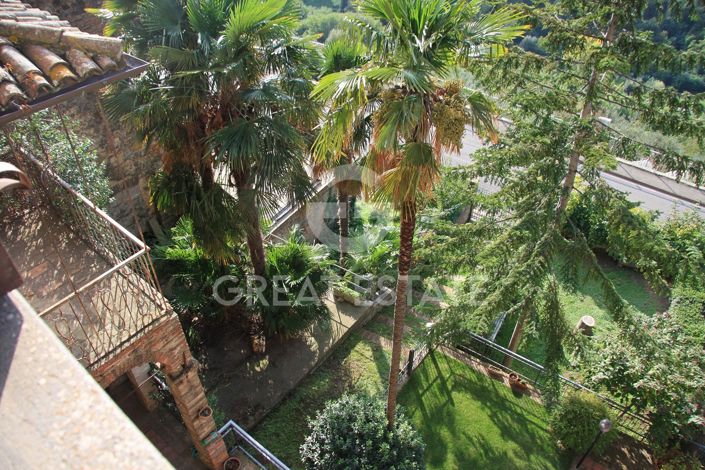 Image No.26-4 Bed Property for sale