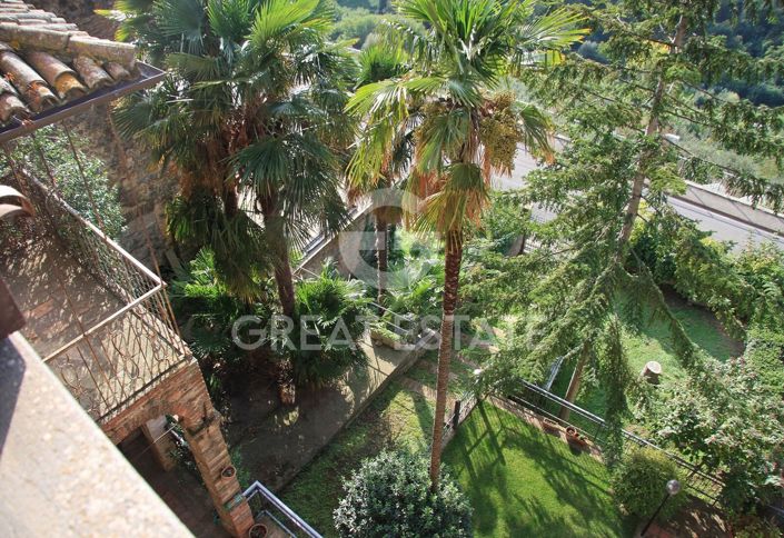 Image No.4-4 Bed Property for sale