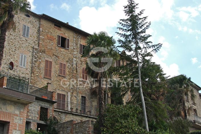 Image No.7-4 Bed Property for sale