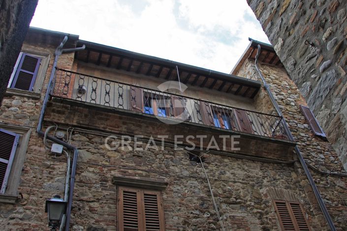 Image No.8-4 Bed Property for sale