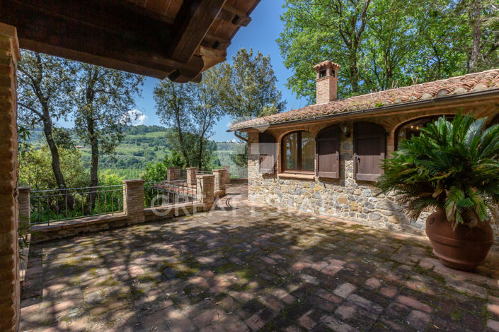 Image No.12-4 Bed Country House for sale