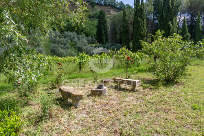 Image No.17-4 Bed Country House for sale