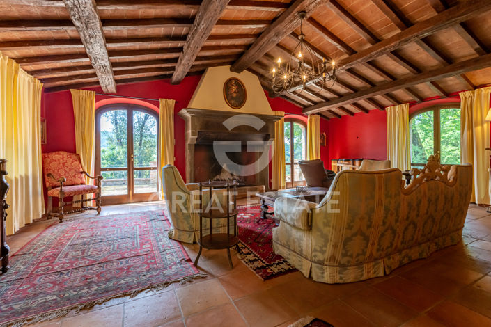 Image No.2-Maison de campagne de 4 chambres à vendre à Ficulle