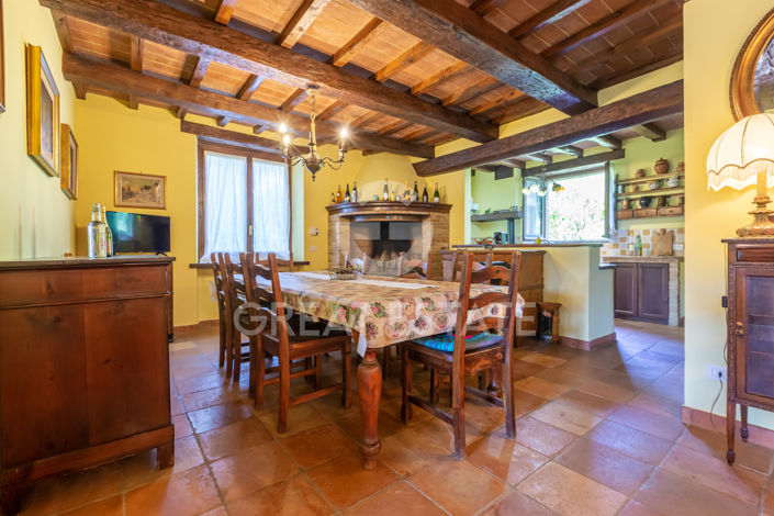 Image No.21-4 Bed Country House for sale