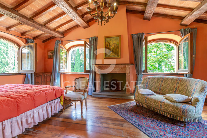 Image No.26-4 Bed Country House for sale