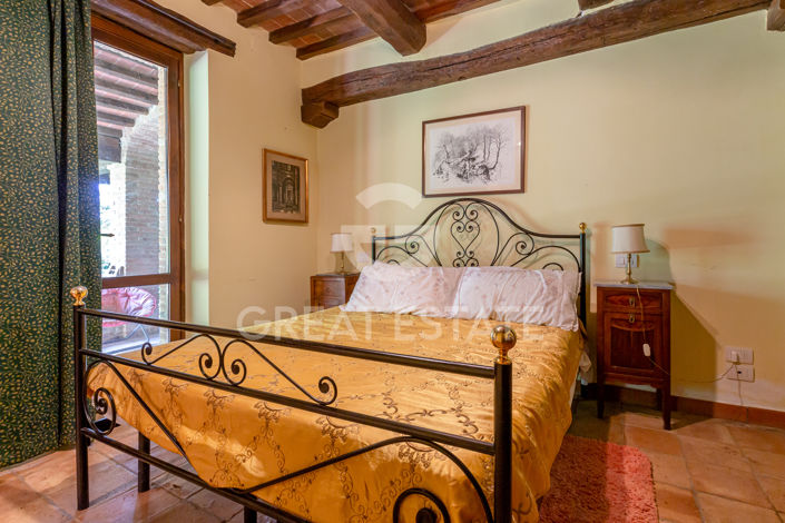 Image No.32-4 Bed Country House for sale