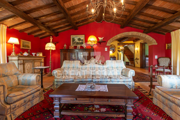 Image No.6-4 Bed Country House for sale