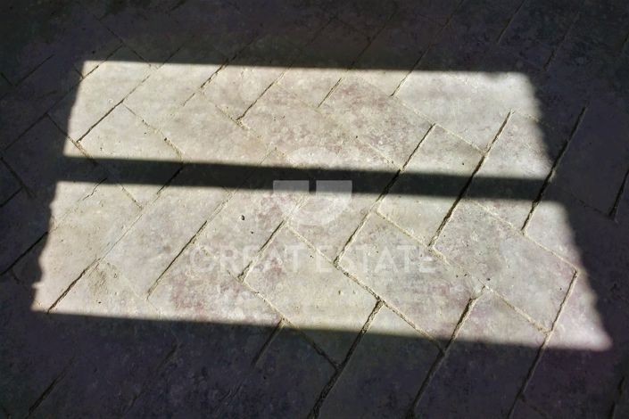 Image No.17-1 Bed Property for sale