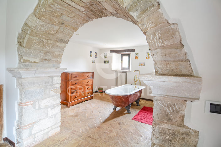 Image No.23-6 Bed Country House for sale