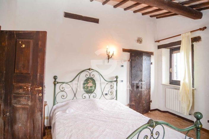 Image No.31-6 Bed Country House for sale