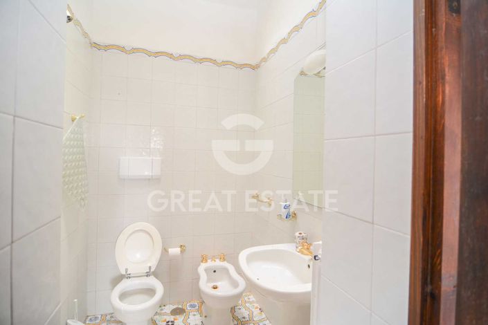 Image No.32-6 Bed Country House for sale