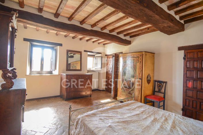 Image No.40-6 Bed Country House for sale