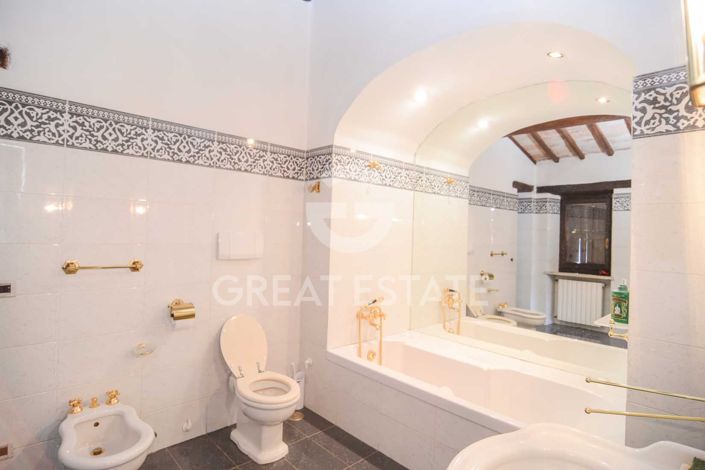 Image No.43-6 Bed Country House for sale