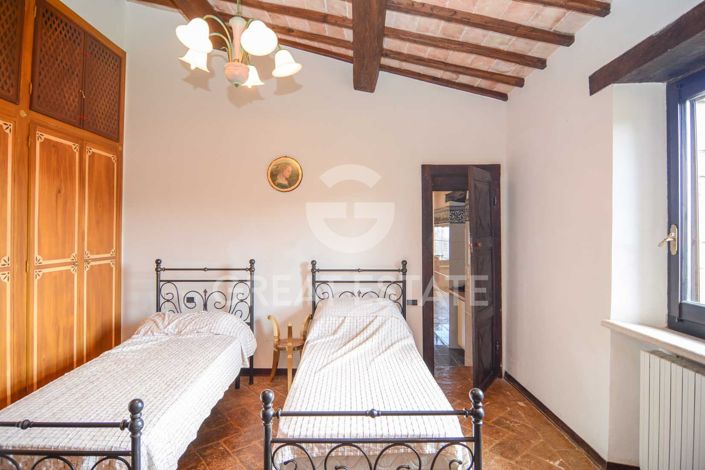 Image No.45-6 Bed Country House for sale