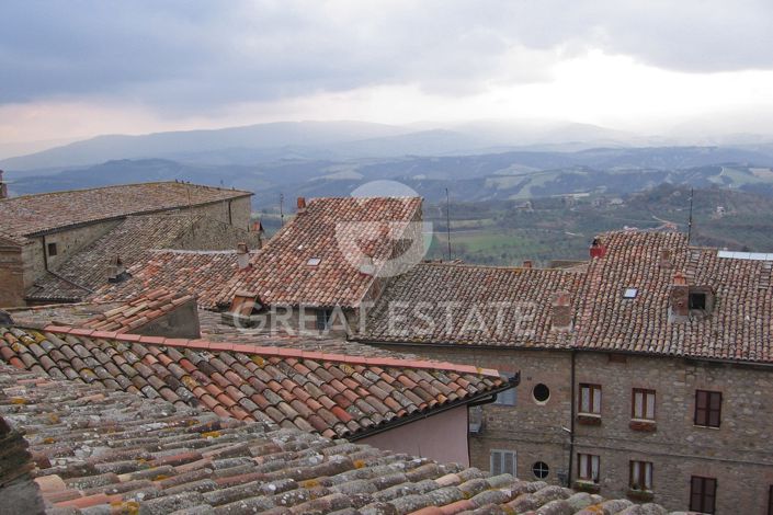 Image No.12-8 Bed Townhouse for sale