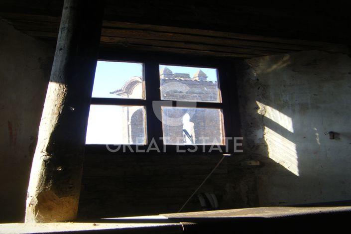 Image No.14-8 Bed Townhouse for sale