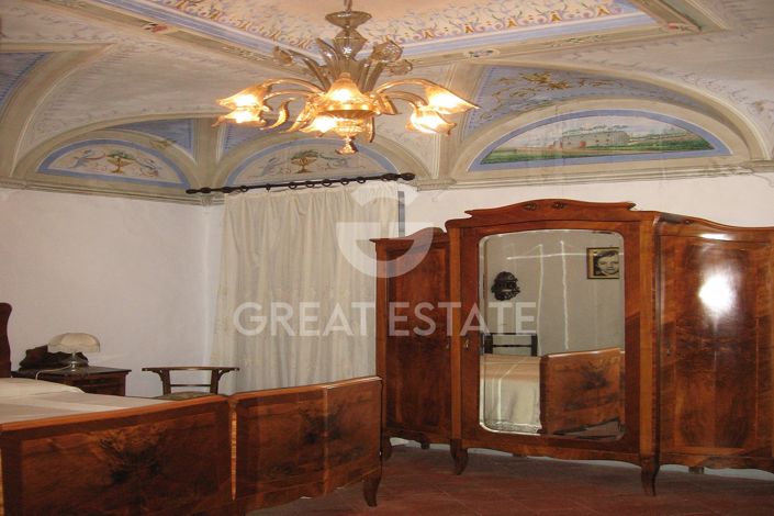 Image No.5-8 Bed Townhouse for sale