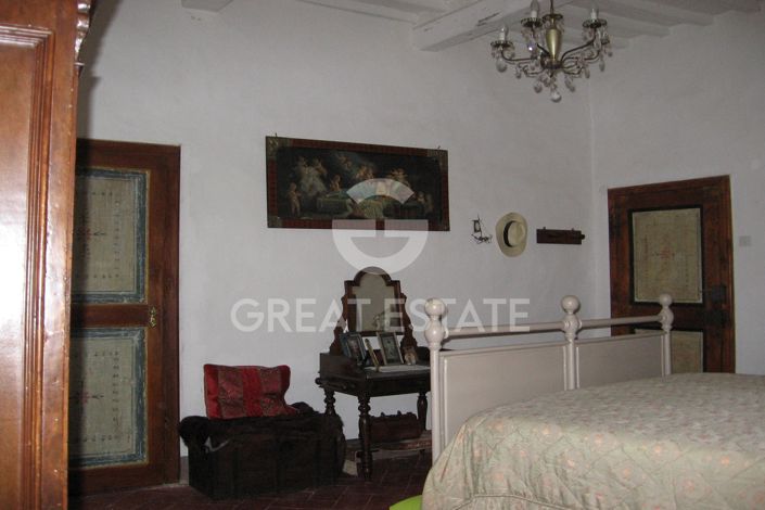 Image No.7-8 Bed Townhouse for sale