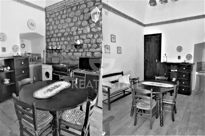 Image No.9-8 Bed Townhouse for sale