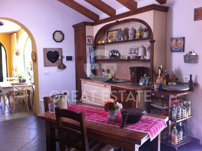 Image No.8-Villa for sale