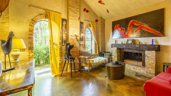 Image No.19-7 Bed Country House for sale