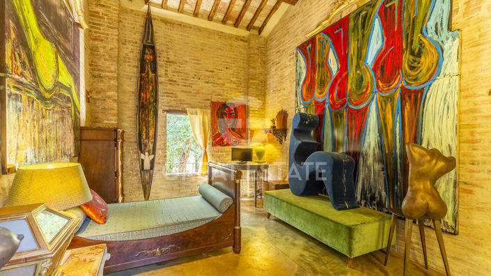 Image No.21-7 Bed Country House for sale