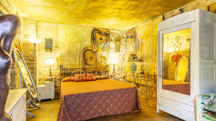 Image No.22-7 Bed Country House for sale