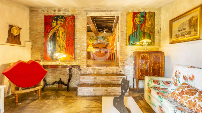 Image No.24-7 Bed Country House for sale