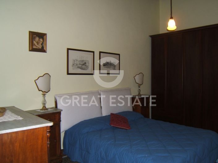 Image No.14-6 Bed Townhouse for sale