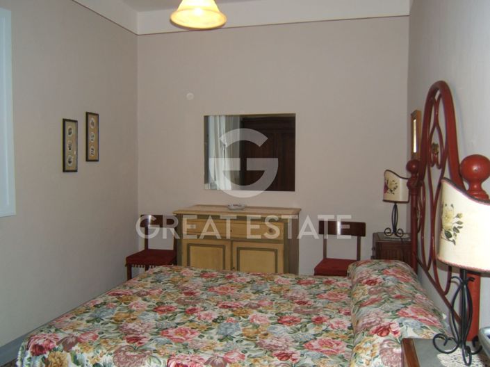 Image No.18-6 Bed Townhouse for sale