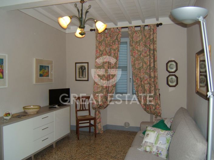 Image No.20-6 Bed Townhouse for sale