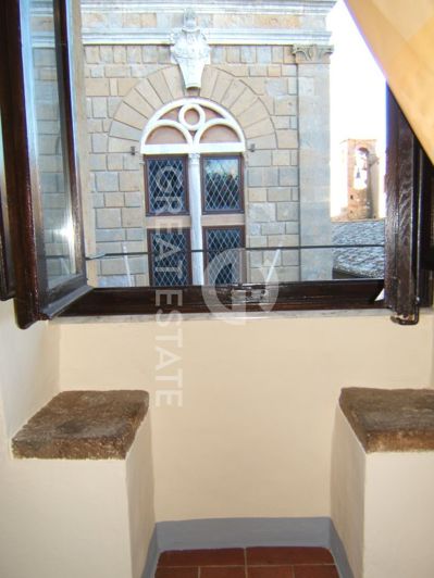 Image No.30-6 Bed Townhouse for sale