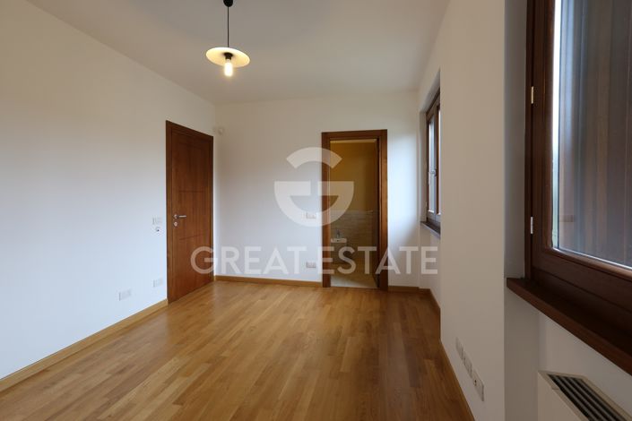 Image No.10-2 Bed Villa for sale