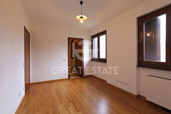 Image No.8-2 Bed Villa for sale