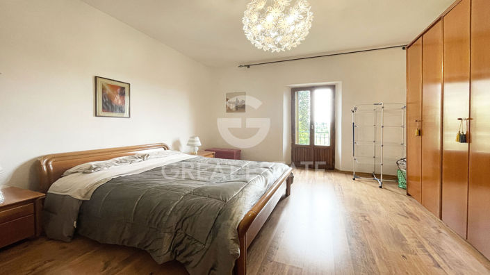 Image No.10-3 Bed Property for sale