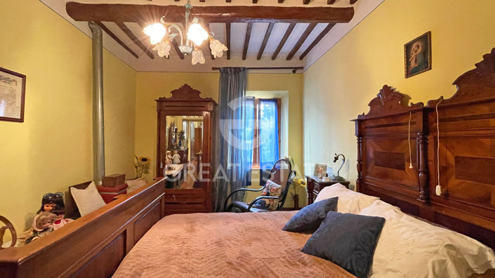 Image No.12-3 Bed Property for sale