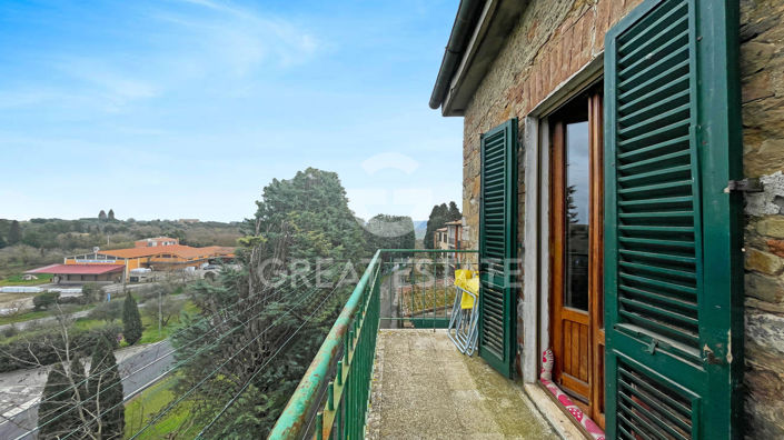 Image No.3-3 Bed Property for sale