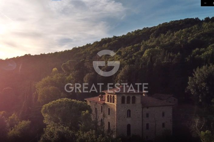 Image No.16-Maison de campagne de 8 chambres à vendre à Città di Castello