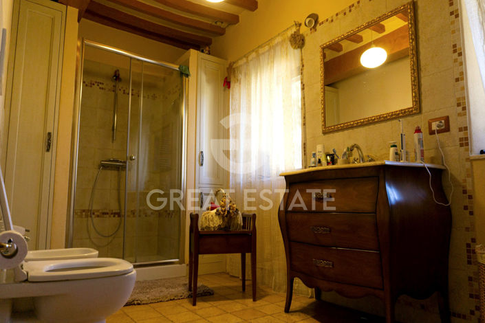 Image No.26-Maison de campagne de 8 chambres à vendre à Città di Castello