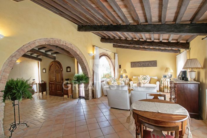 Image No.11-6 Bed Country House for sale