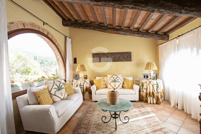 Image No.12-6 Bed Country House for sale