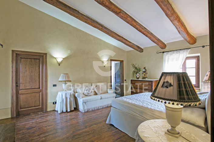 Image No.18-6 Bed Country House for sale