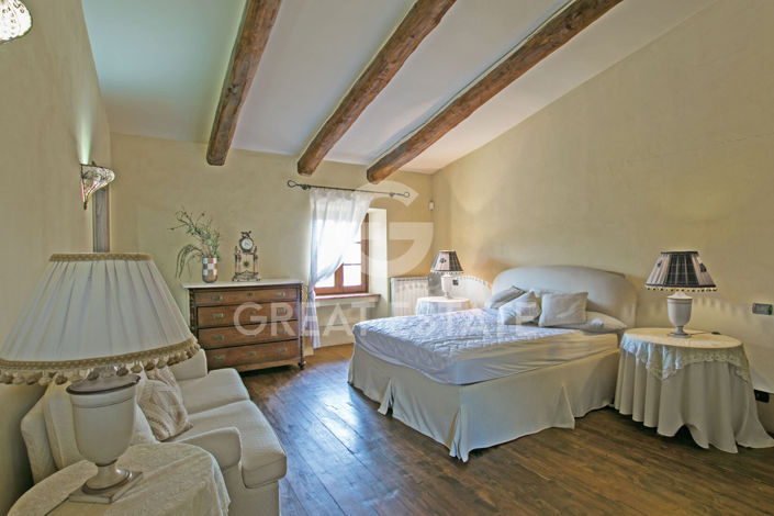 Image No.19-6 Bed Country House for sale