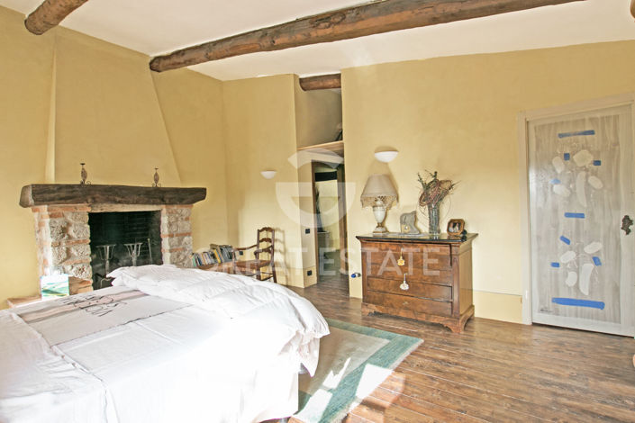 Image No.23-6 Bed Country House for sale