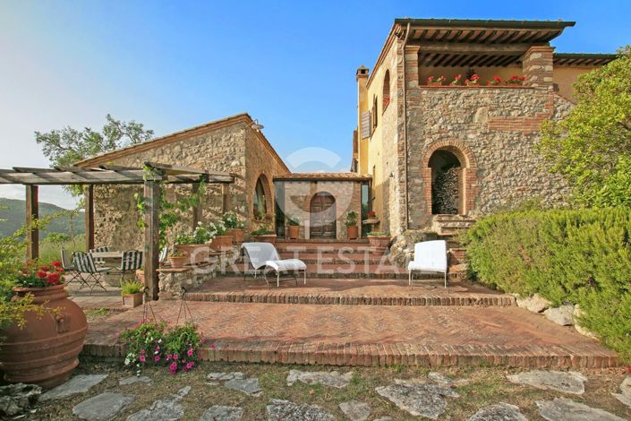 Image No.9-6 Bed Country House for sale