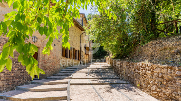 Image No.14-15 Bed Country House for sale