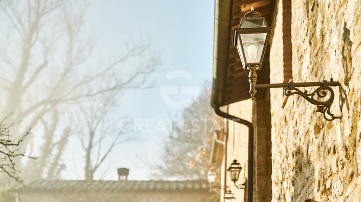 Image No.19-15 Bed Country House for sale