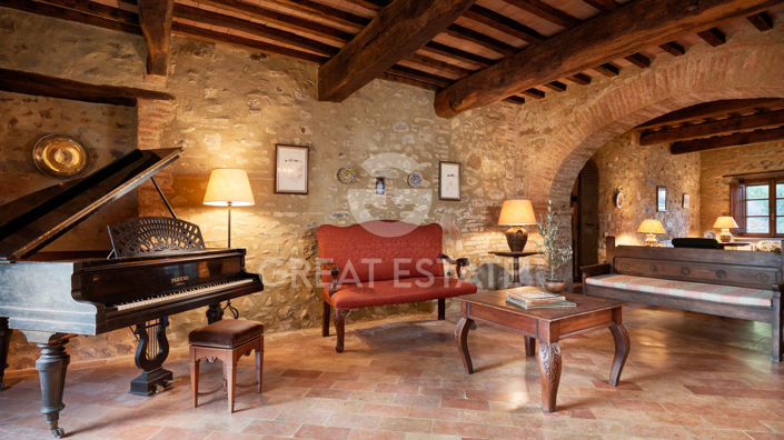 Image No.20-15 Bed Country House for sale