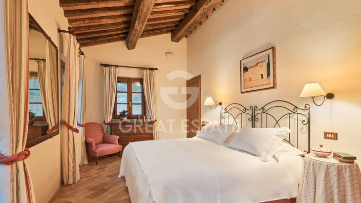 Image No.23-15 Bed Country House for sale