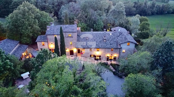 Image No.3-15 Bed Country House for sale